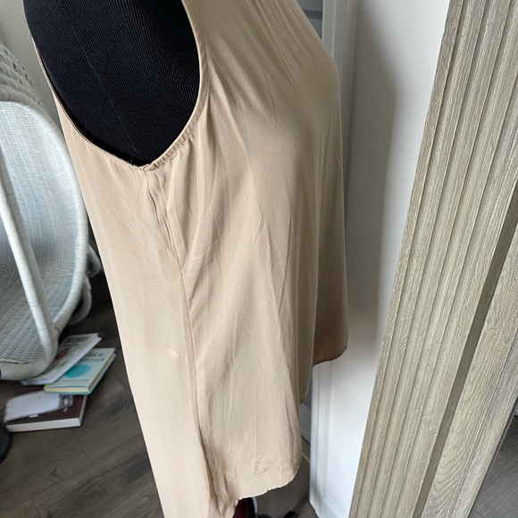 Nice looking Taupe/Tan sleeveless Hi-Low Tunic w/ leather looking & stud detail - Picture 7 of 12